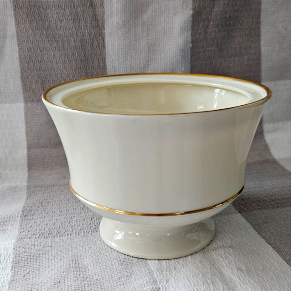 Lenox USA Small Short Pedestal Dish